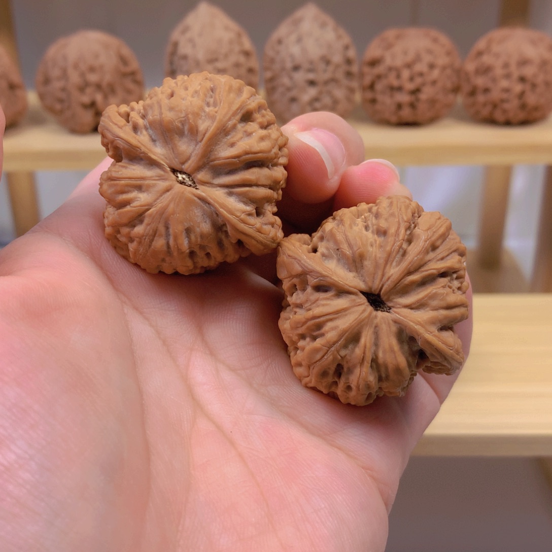 墨***…文玩核桃把件密纹38