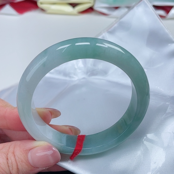 翡翠手镯未镶嵌缅甸翡翠