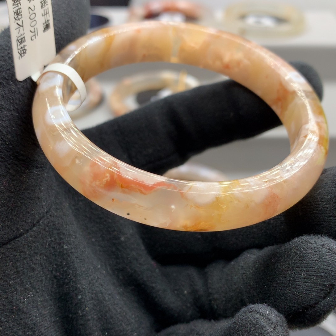 玛瑙/玉髓手镯合金戴****?