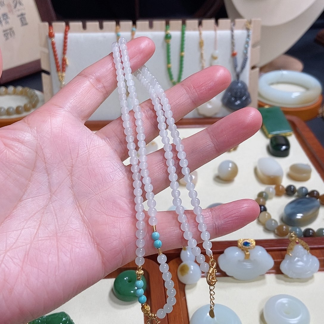 和田玉颈饰未镶嵌