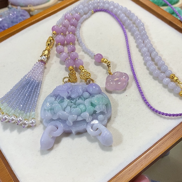 翡翠未镶嵌颈饰翡翠吊坠