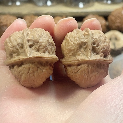 文玩核桃把件血麒麟带彩38