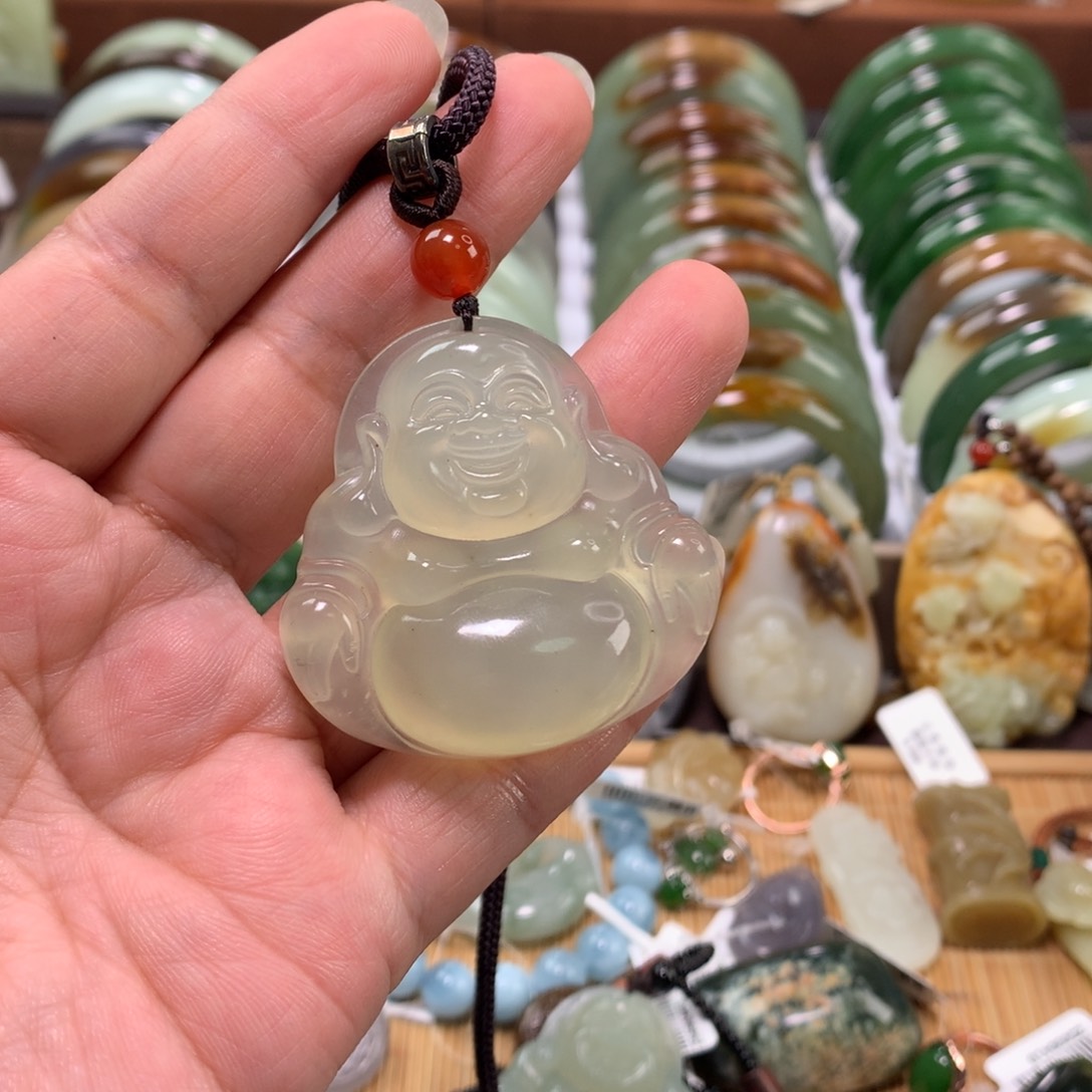 未镶嵌岫玉颈饰吊坠