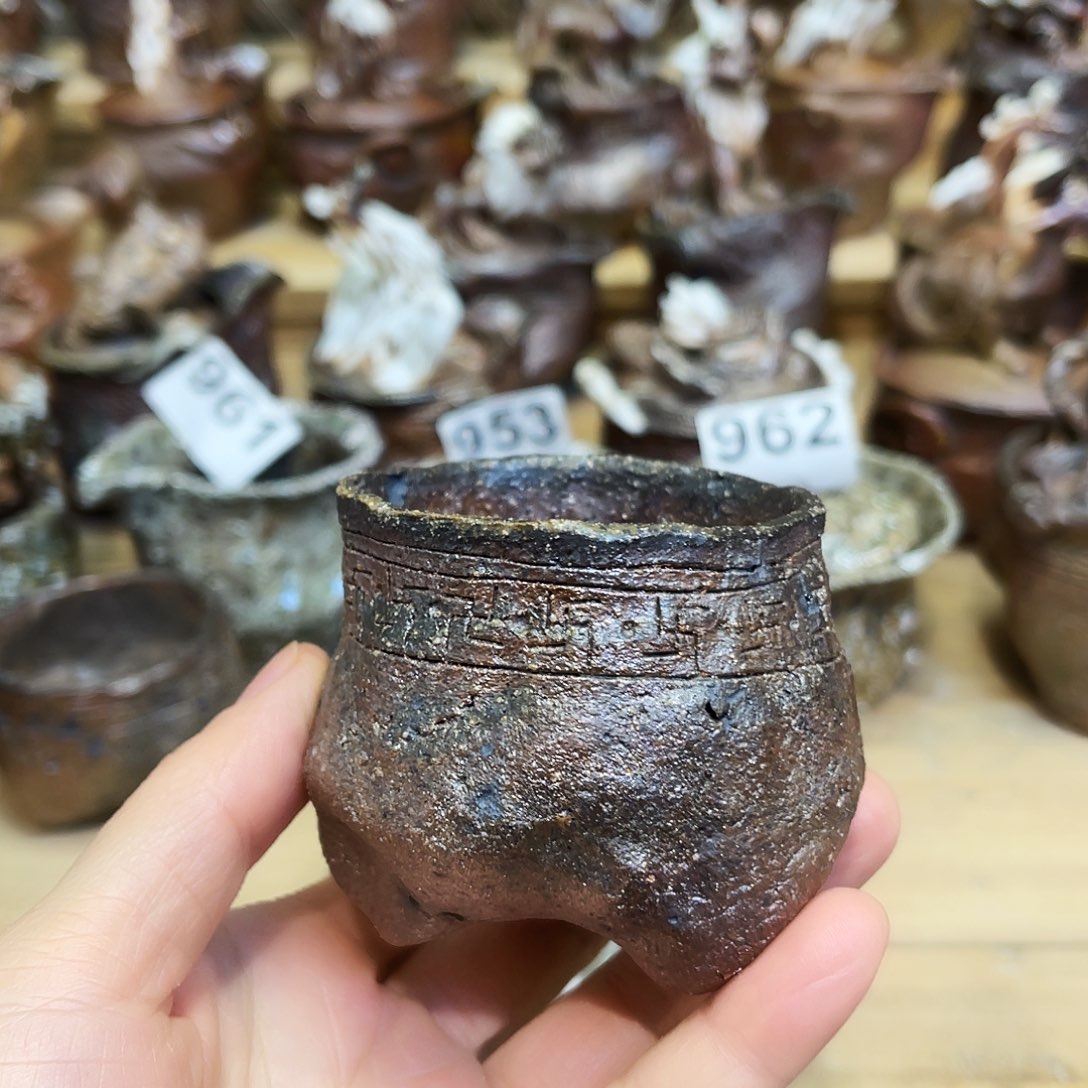 瓶柴烧粗陶手捏杯三足