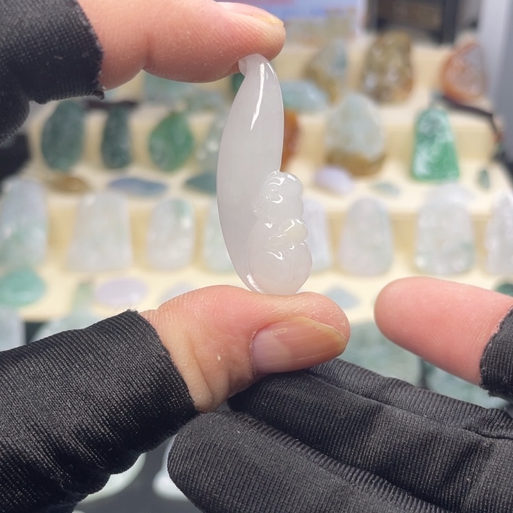 翡翠未镶嵌颈饰玉