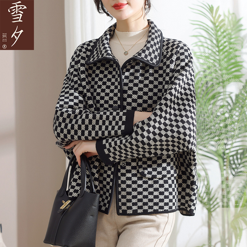 妈妈秋冬外套2025新款高贵格子上衣服中老年女装大码翻领针织开衫