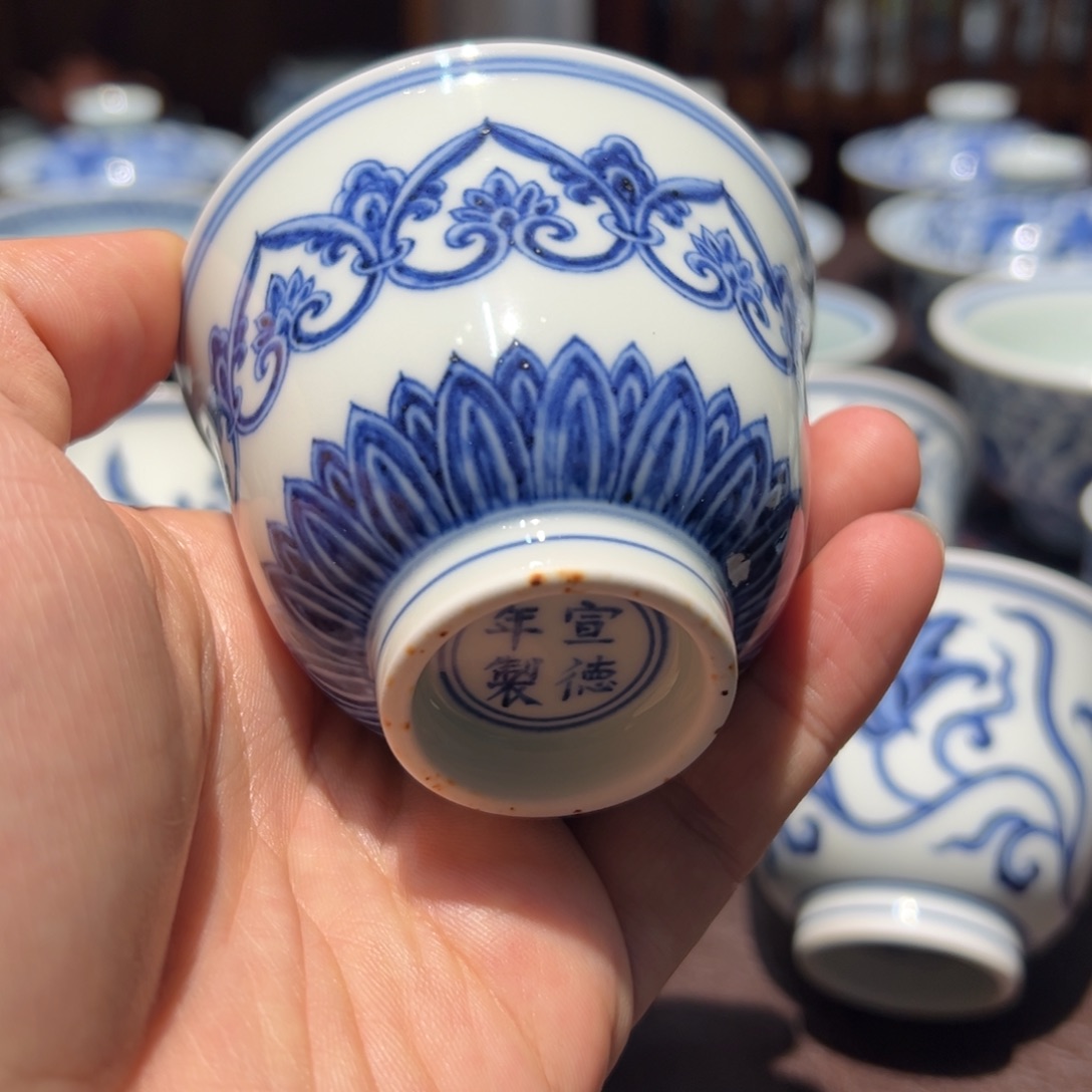 杯青花宝相铃铛杯口径约7.6厘米