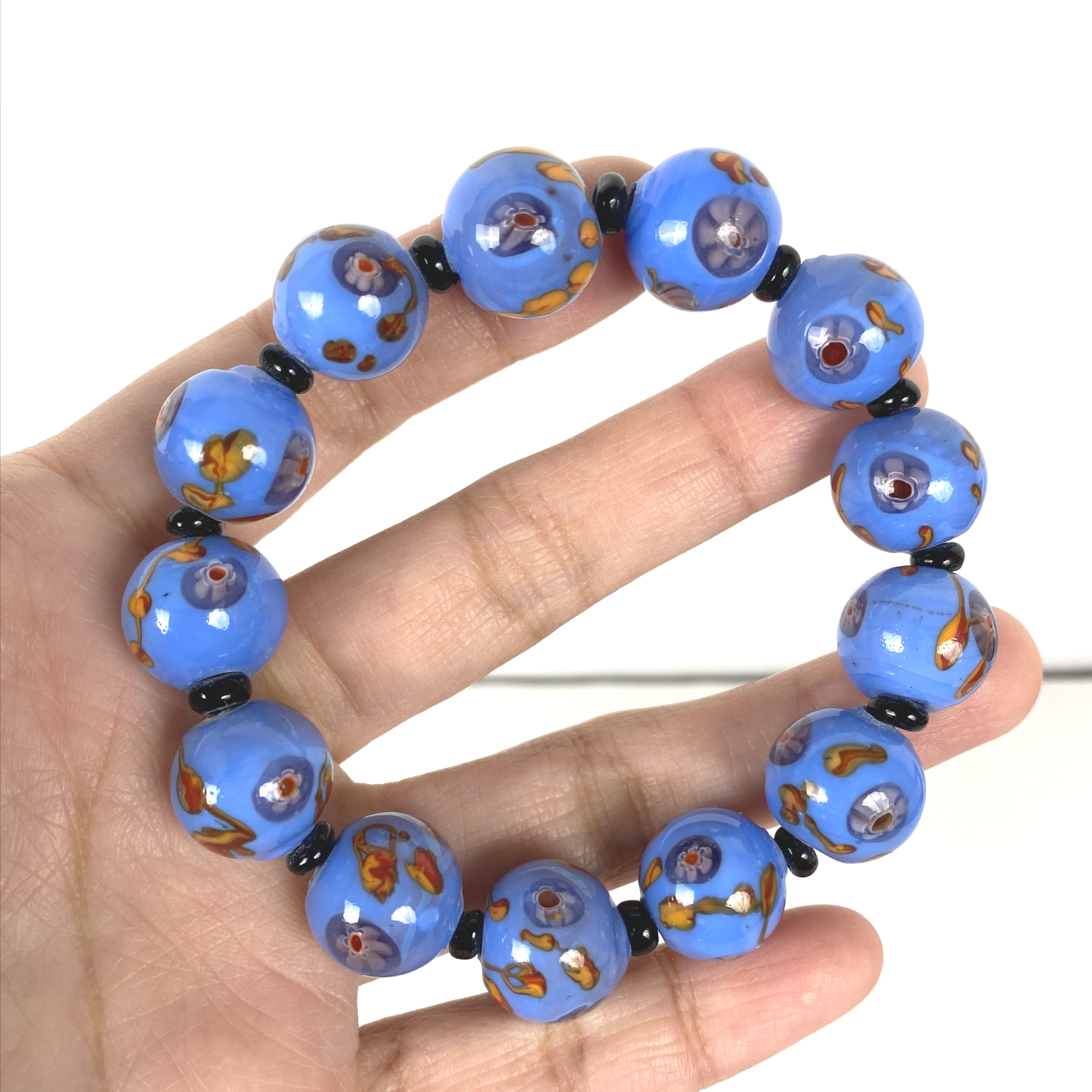 蓝色千花琉璃珠手串