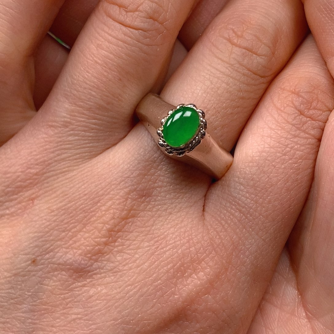 翡翠戒指未镶嵌翡翠蛋面