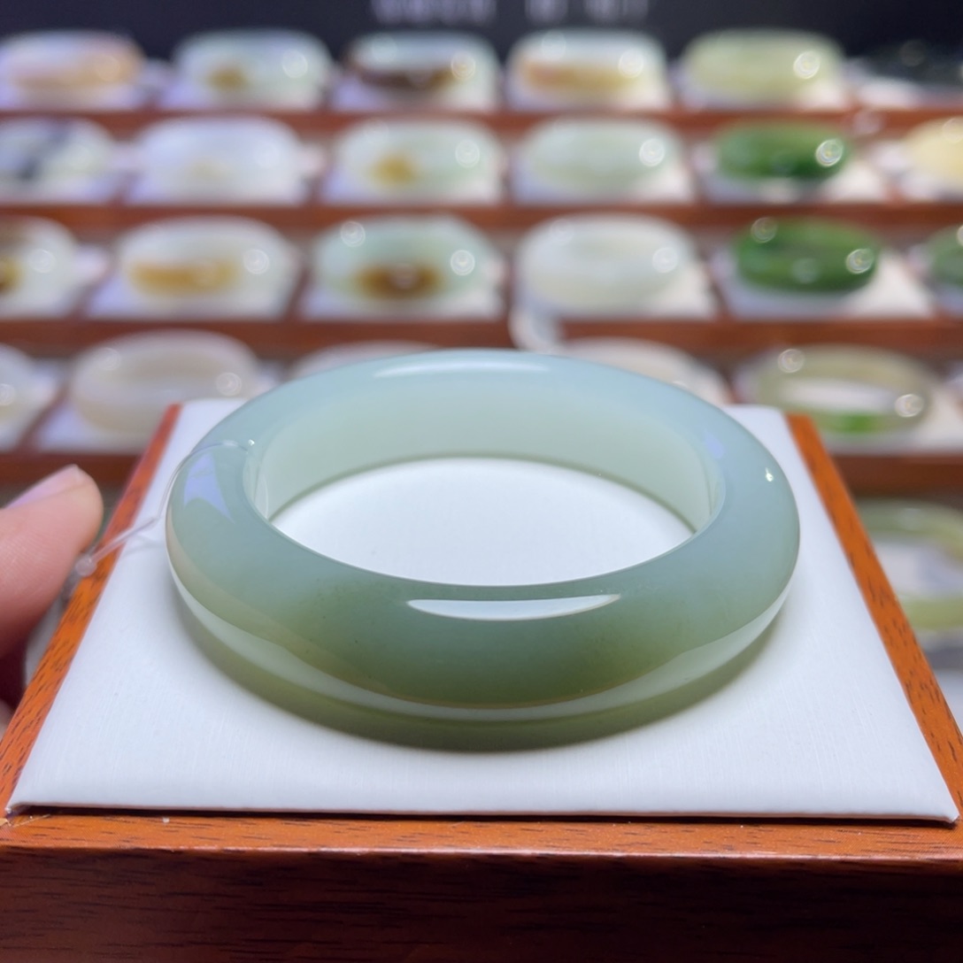 【闪购商品】和田玉手镯未镶嵌