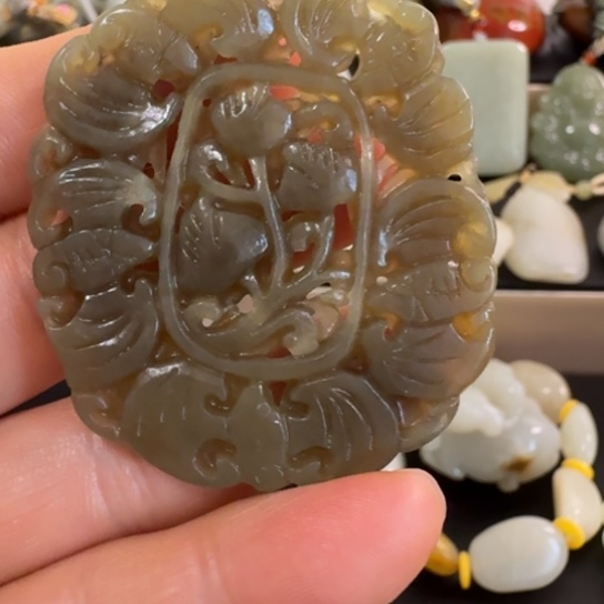 和田玉（糖玉）未镶嵌颈饰