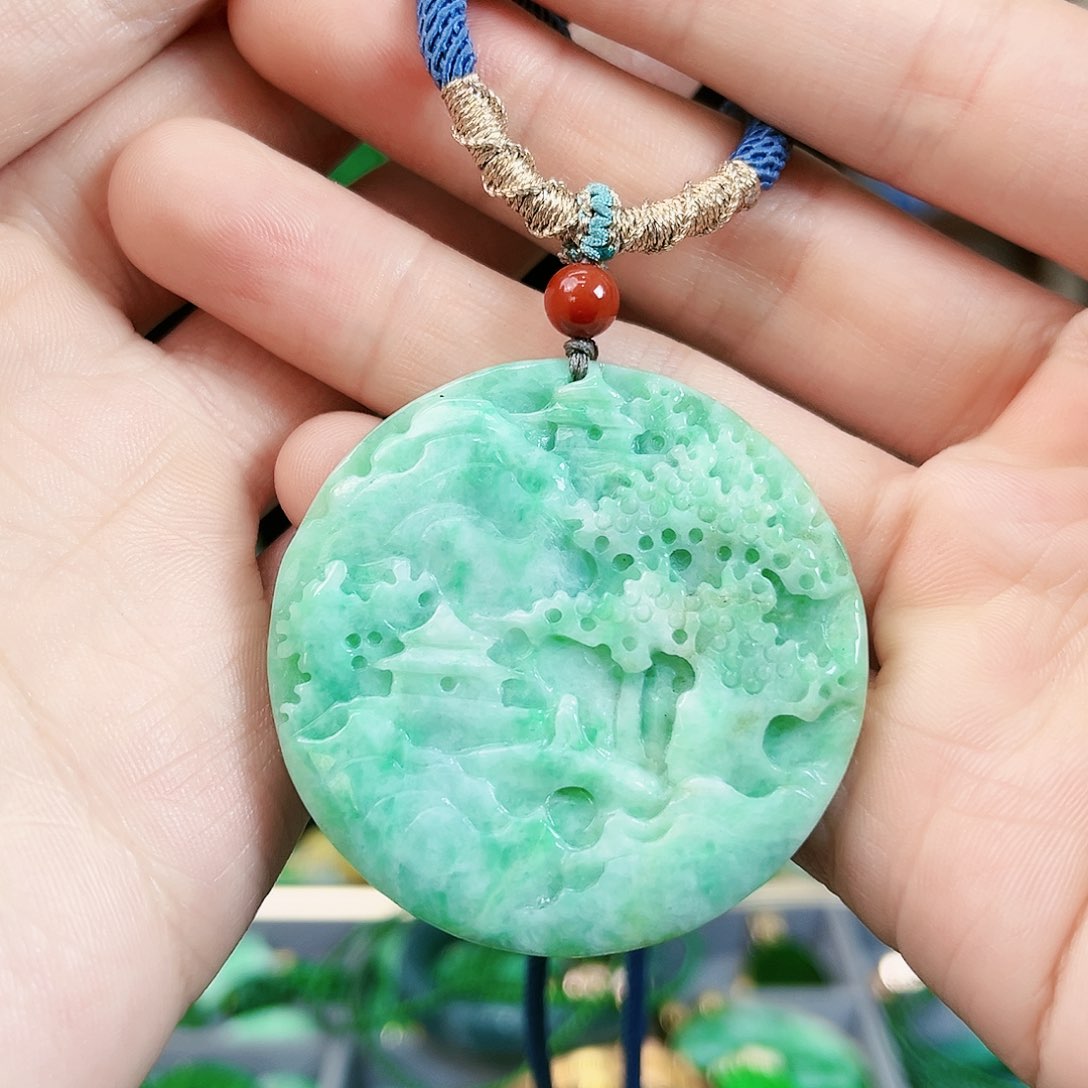 翡翠颈饰未镶嵌吊坠多样性