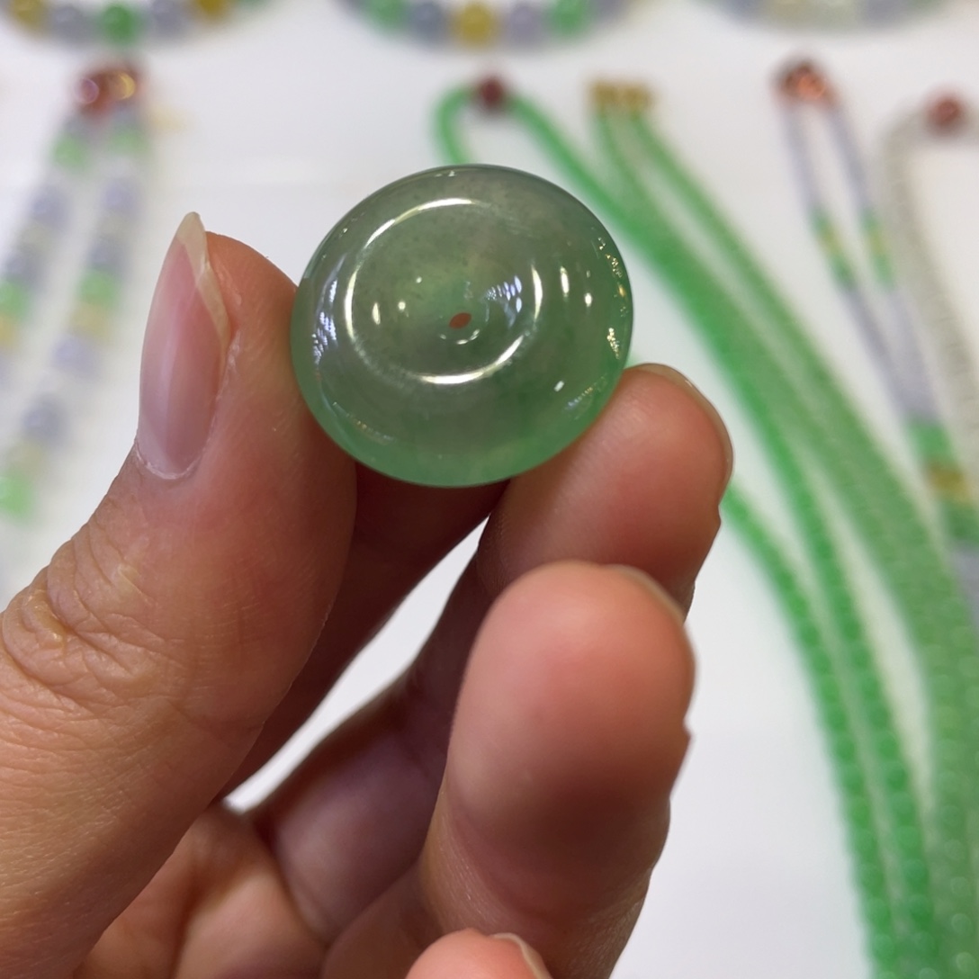 翡翠未镶嵌颈饰扣子