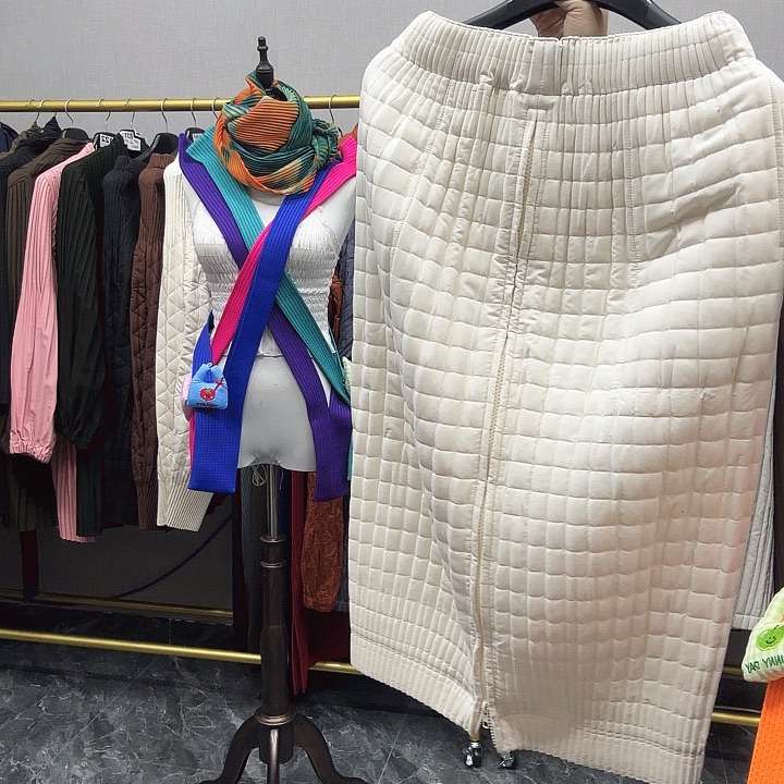 裙子白色不退不换