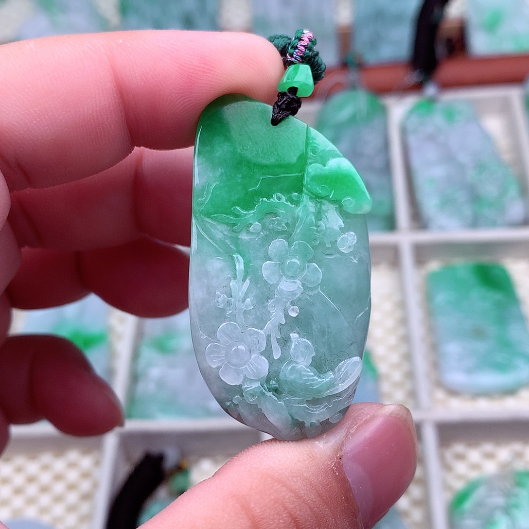 翡翠未镶嵌吊坠(不含链)