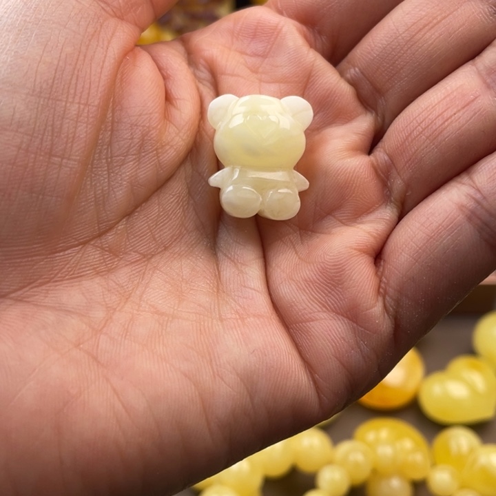 琥珀未镶嵌颈饰蜜蜡