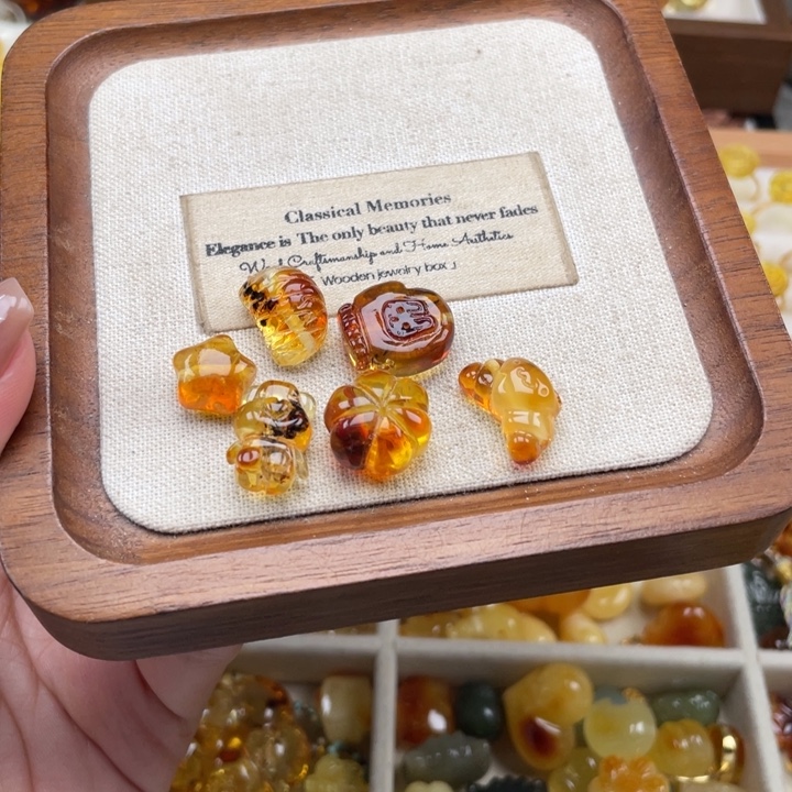 琥珀未镶嵌裸石182瑕疵组合