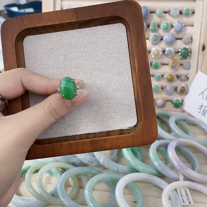 翡翠未镶嵌颈饰天然翡翠Ａ货