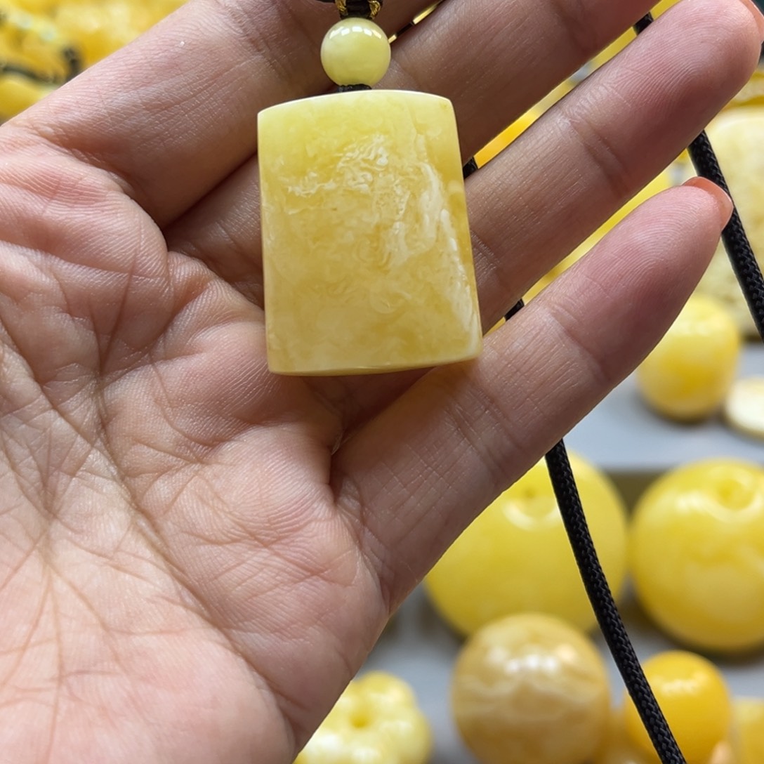 蜜蜡珠宝奇石未镶嵌