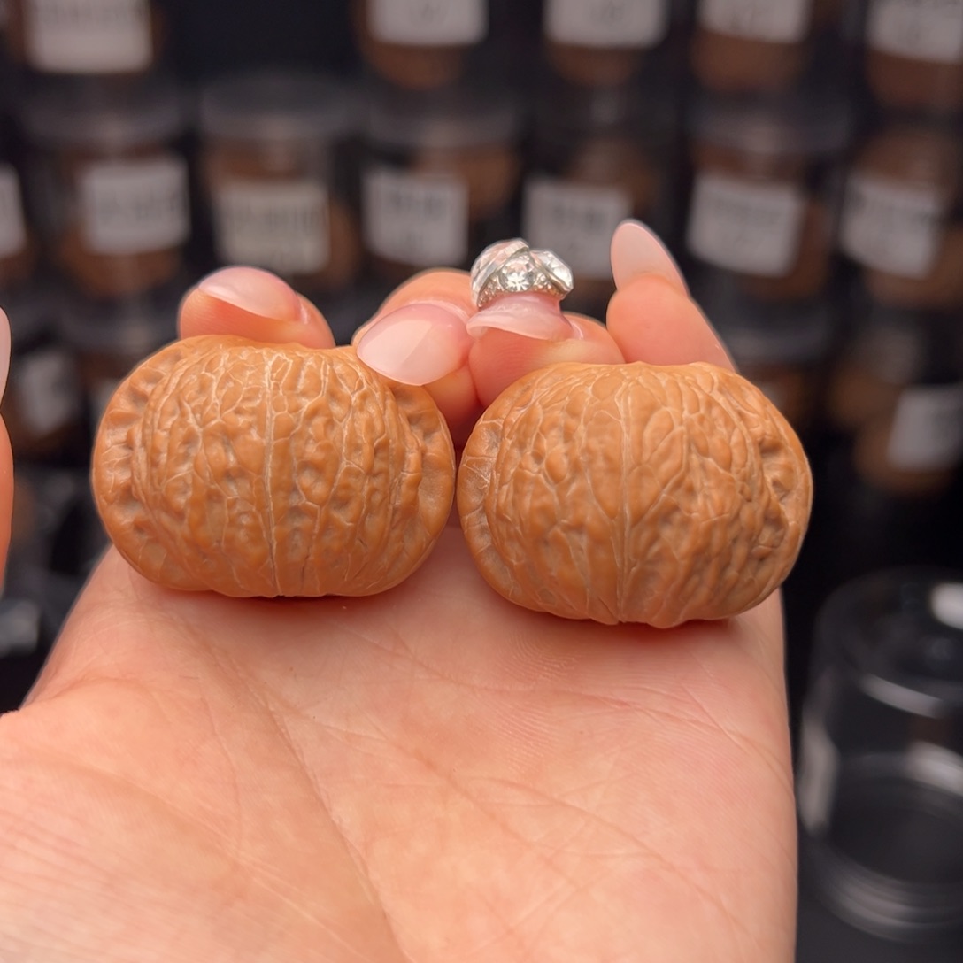 文玩核桃吊坠?***鑫铁锤