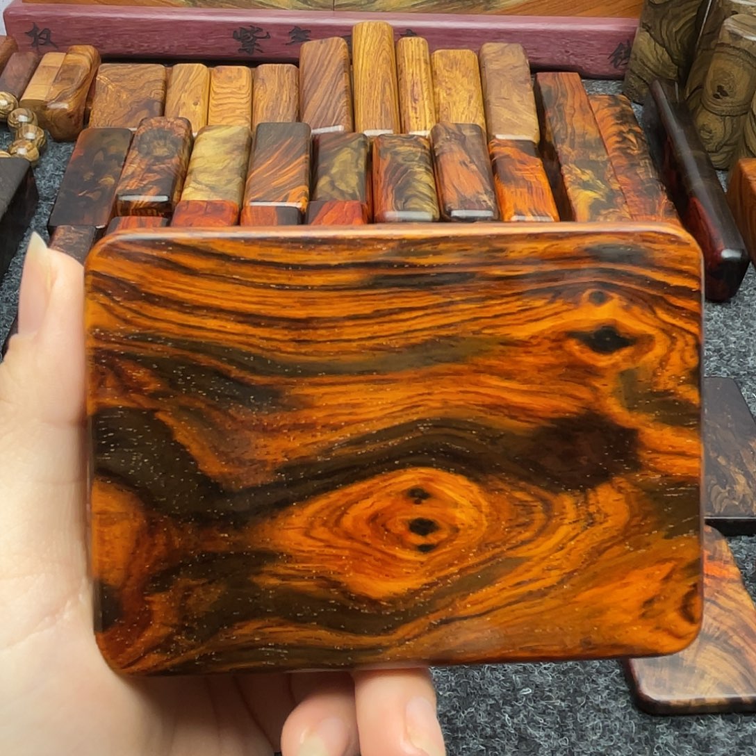 大***牙交趾黄檀（大红酸枝）