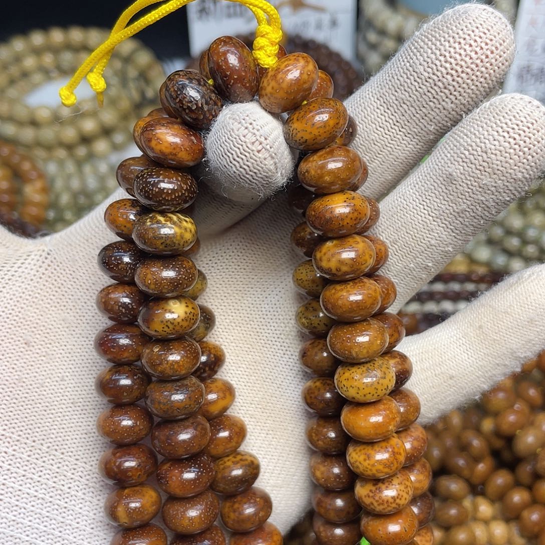M***Y吊坠星月菩提13×9尺寸，陈籽玉化，带备籽