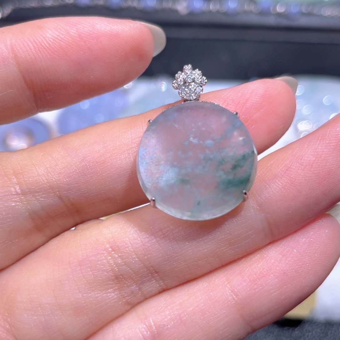 颈饰18K金镶嵌翡翠翡翠