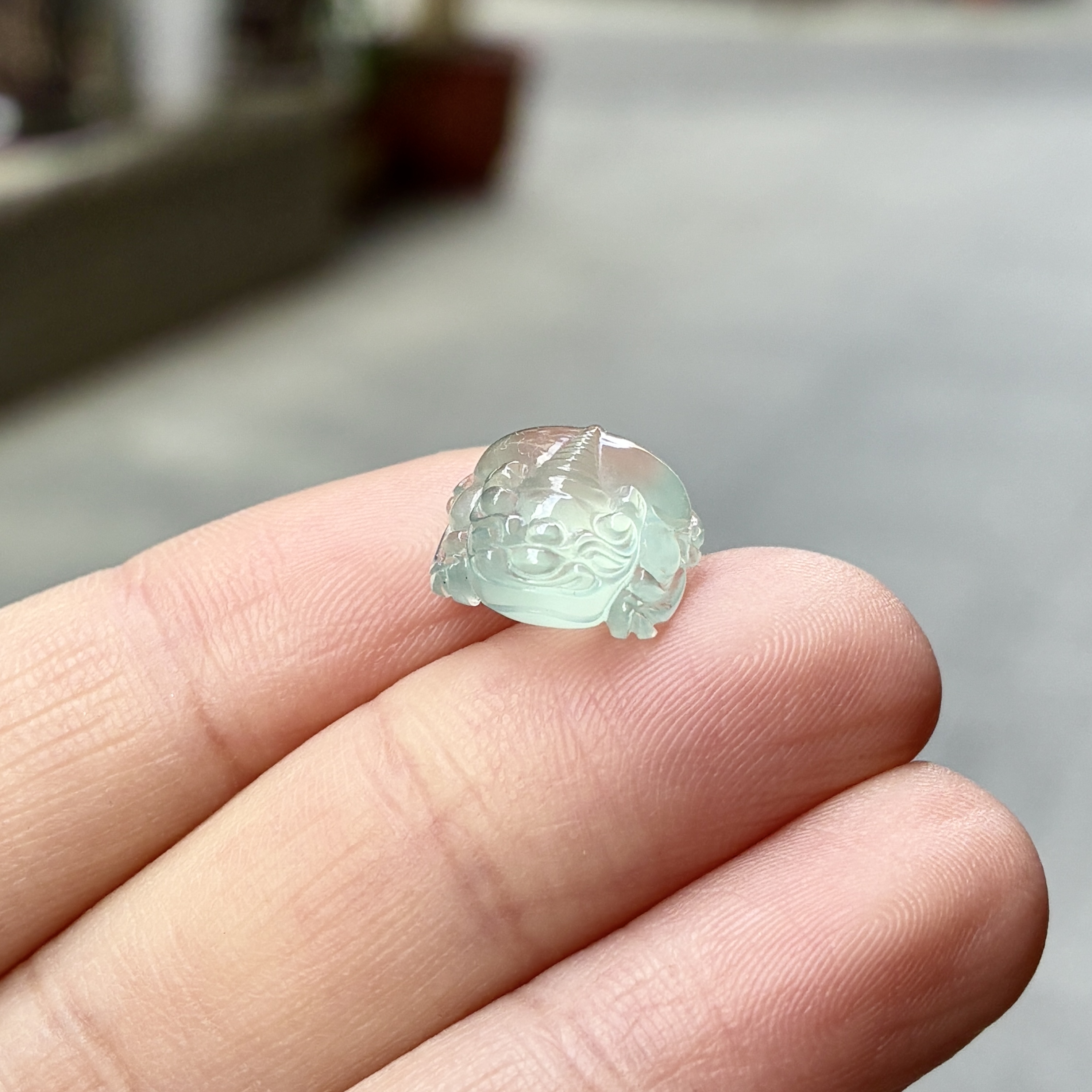 天然a货缅甸翡翠自然光12.5/12/6.3，高冰蓝底貔貅吊坠，水润冰透