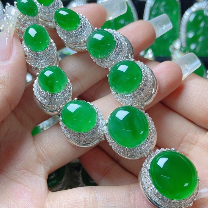 翡翠颈饰未镶嵌1931049。