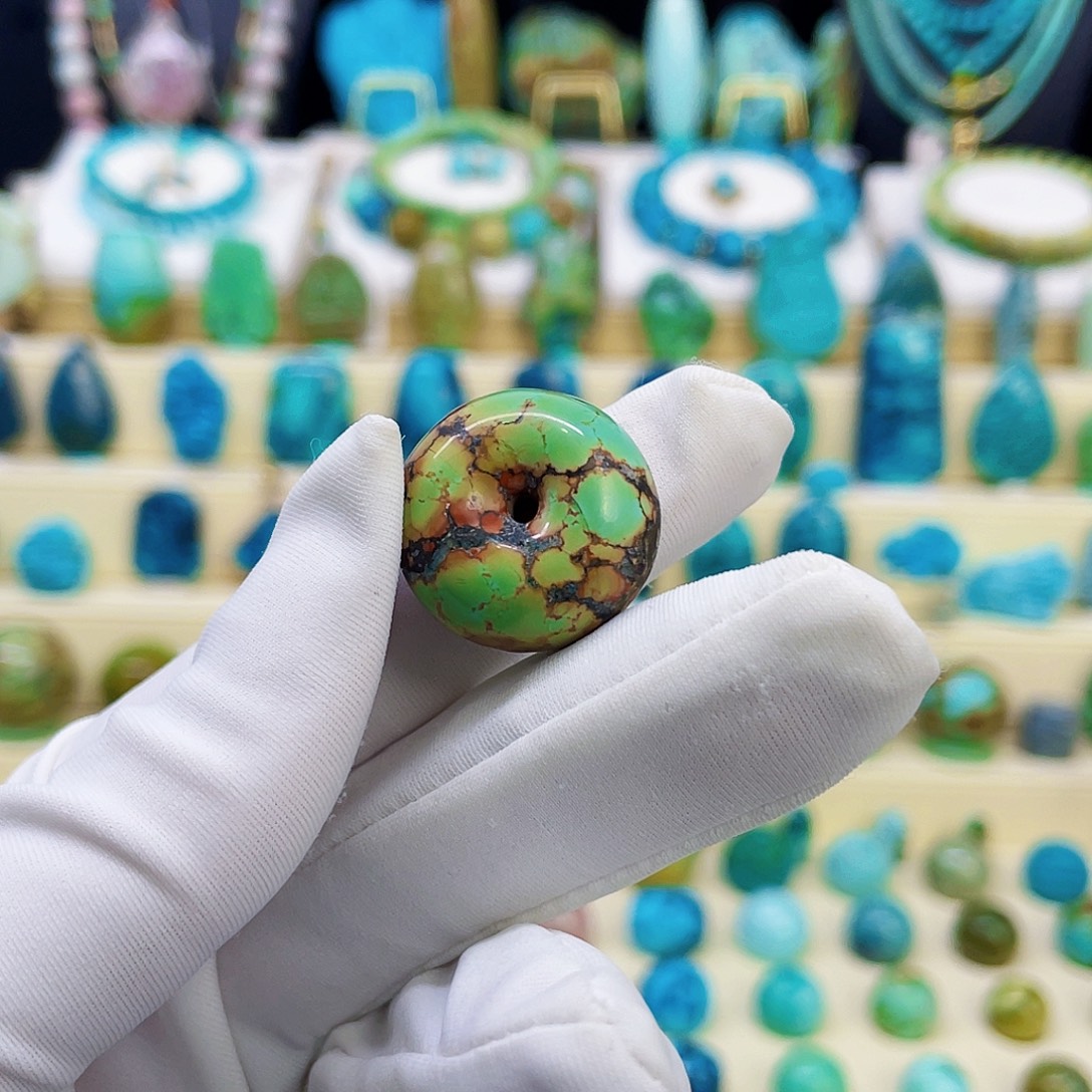 绿松石未镶嵌颈饰