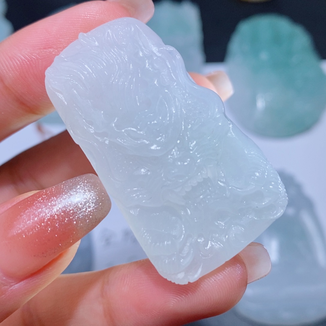 定制翡翠吊坠未镶嵌