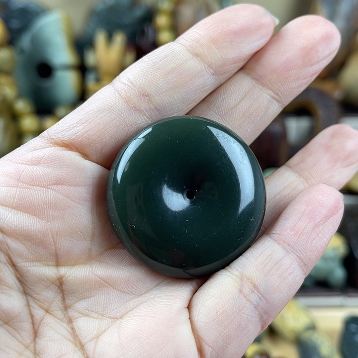 岫岩老玉（透闪石质玉）吊坠(不含链)未镶嵌