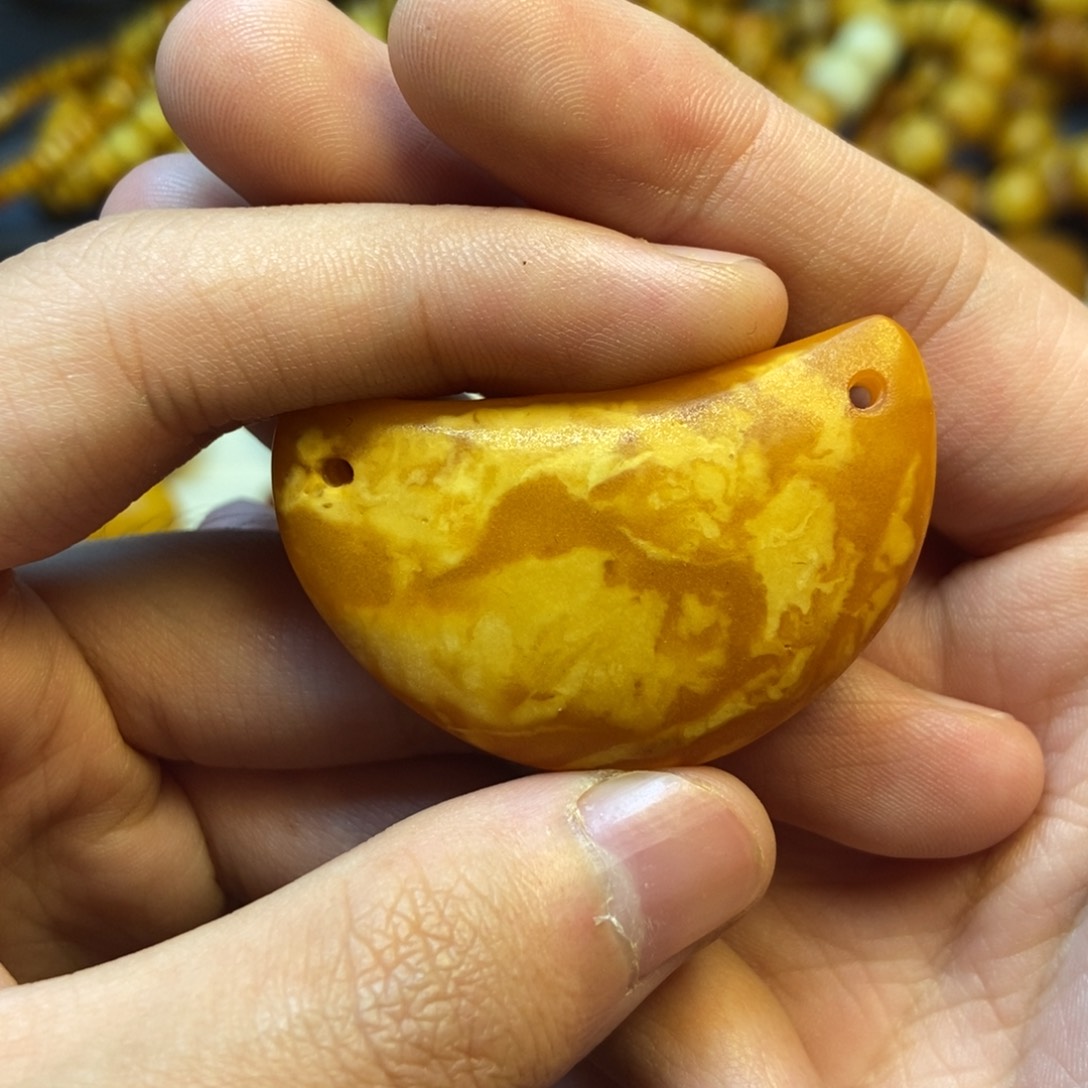 琥珀未镶嵌珠宝奇石