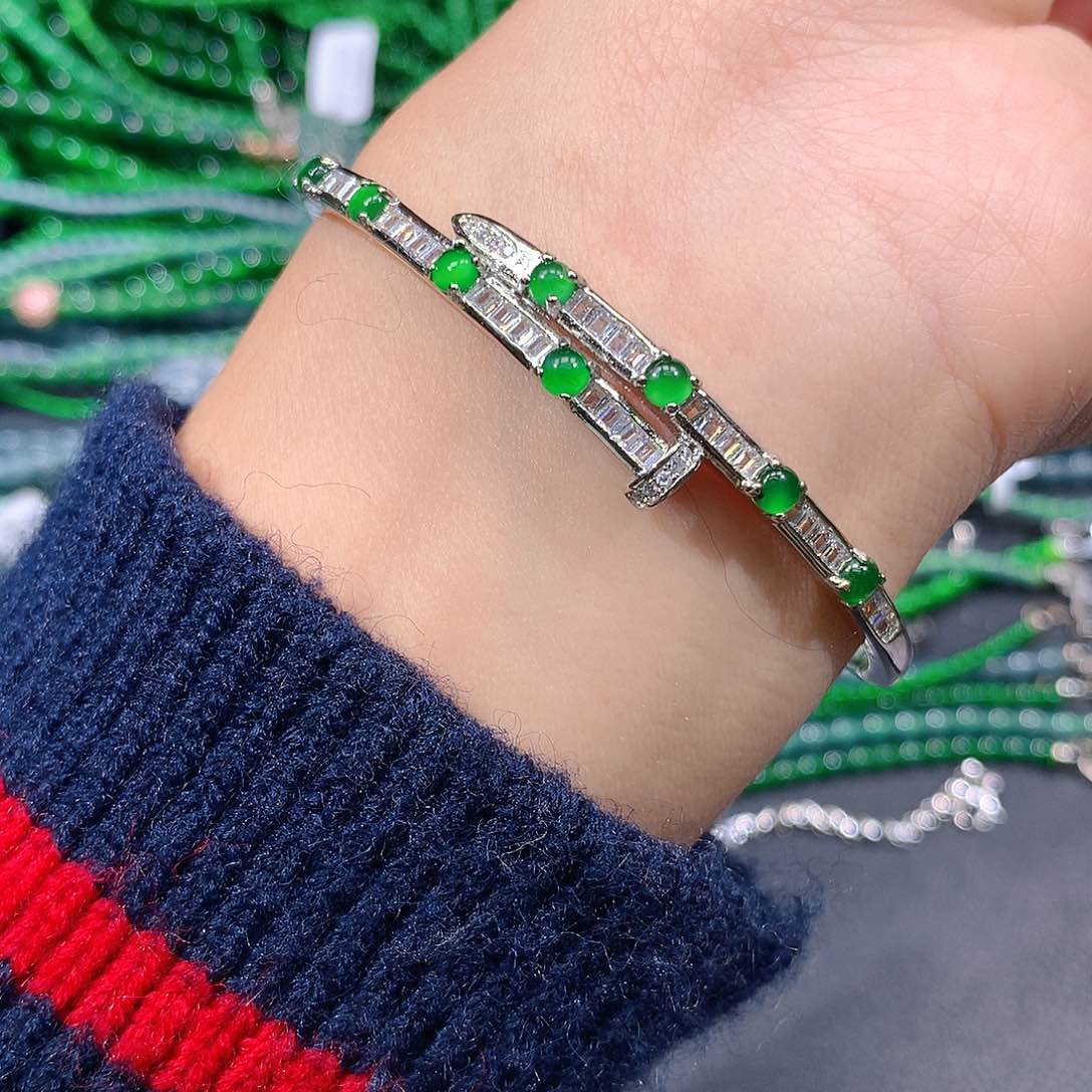 翡翠戒指未镶嵌天然翡翠