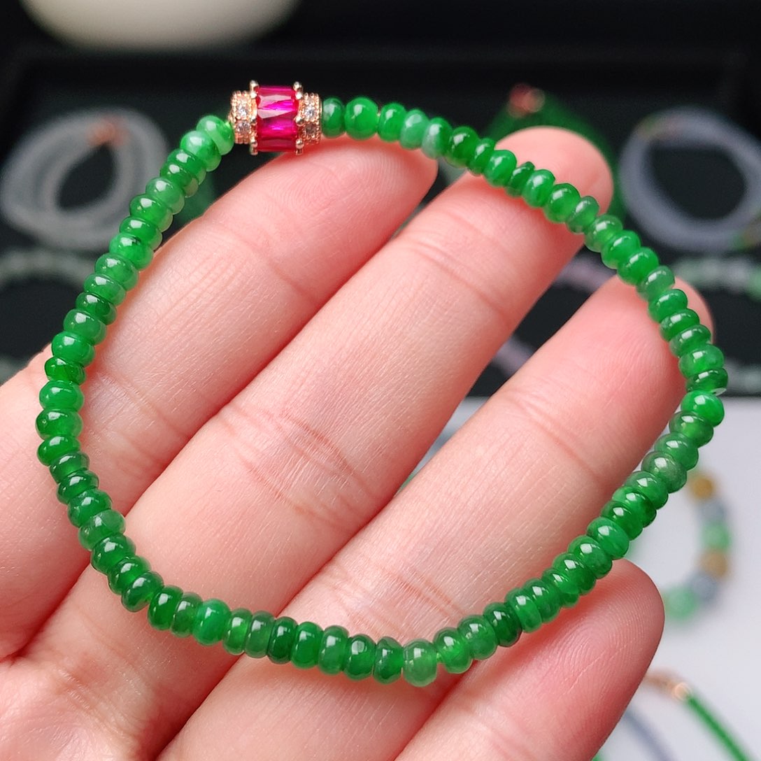 翡翠手链未镶嵌翡翠