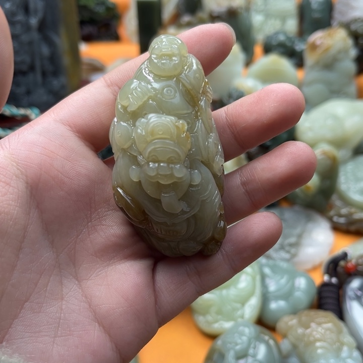 和田玉颈饰未镶嵌我****虎