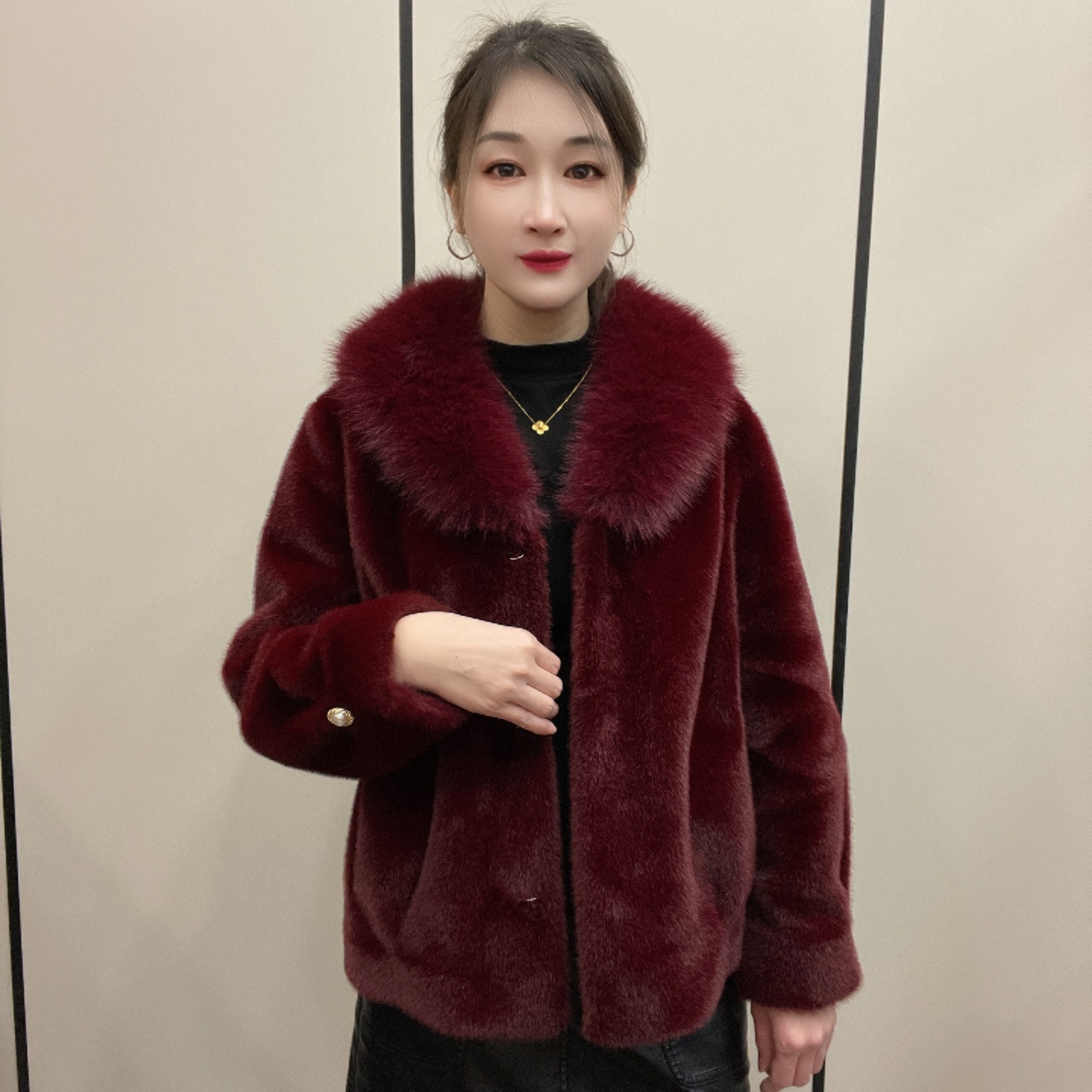 （新年定制加厚款）时尚百搭60长皮绒一体保暖妈妈装外套