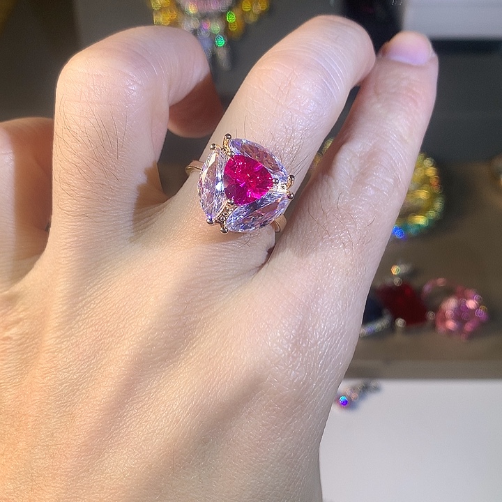 非金属08戒指。         