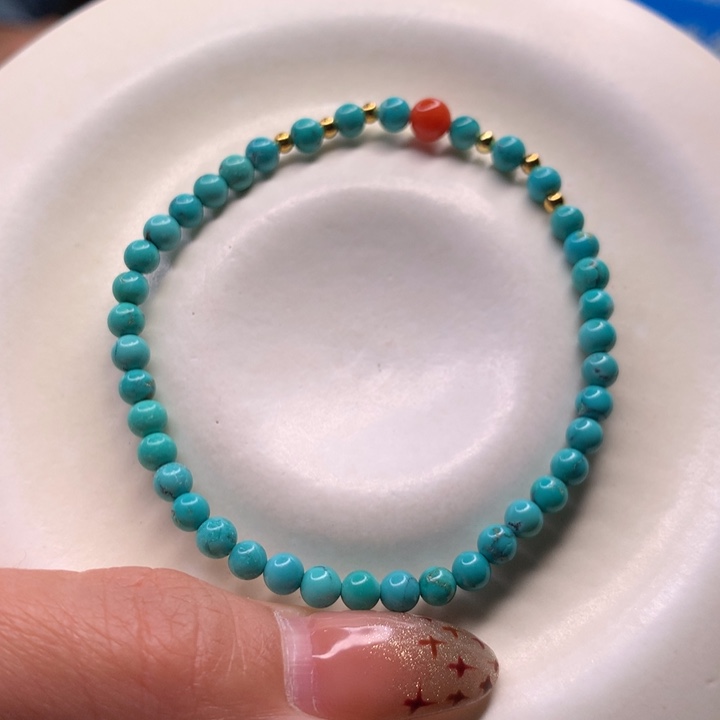 绿松石配饰未镶嵌?