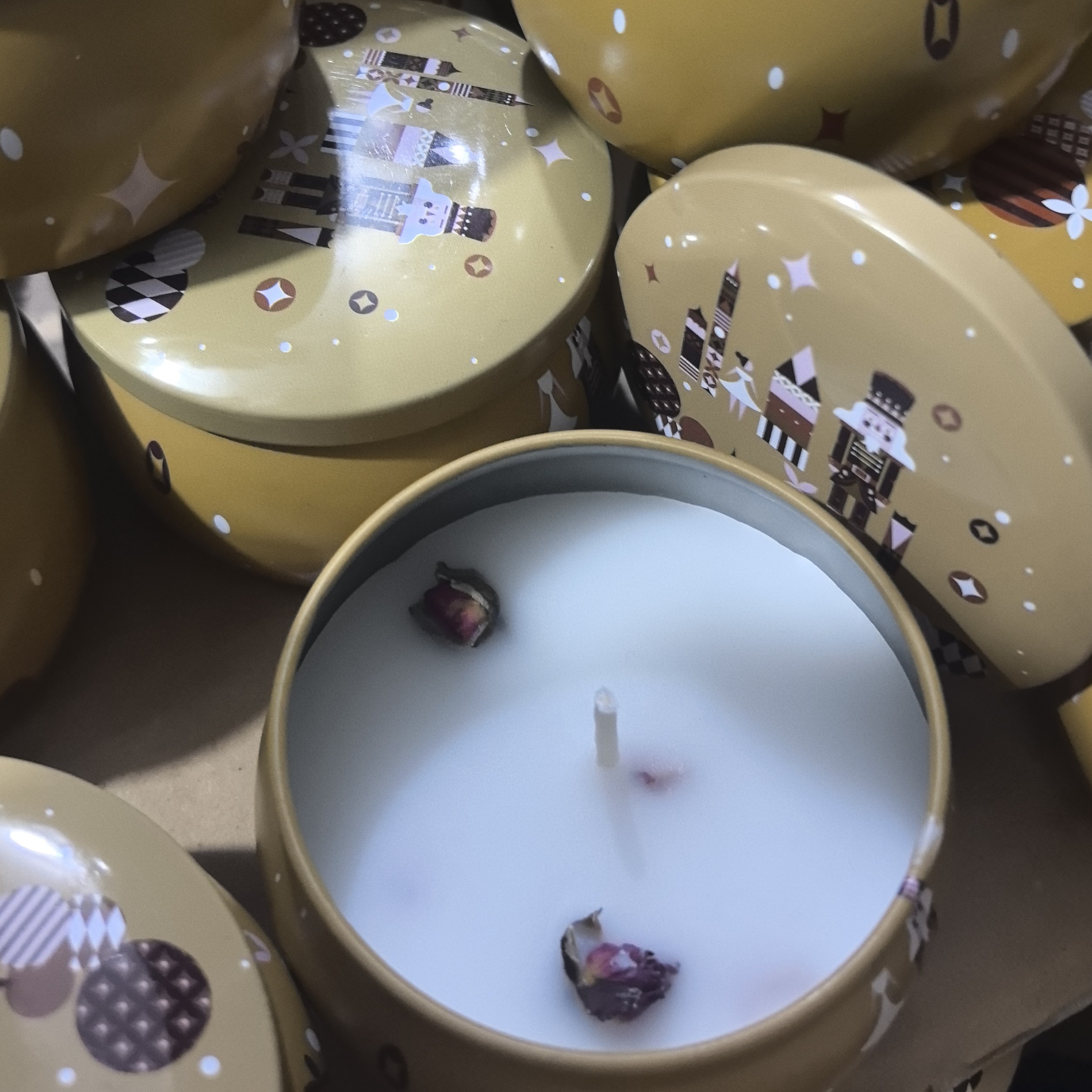 111213铁罐香膏家居车载清新玫瑰款