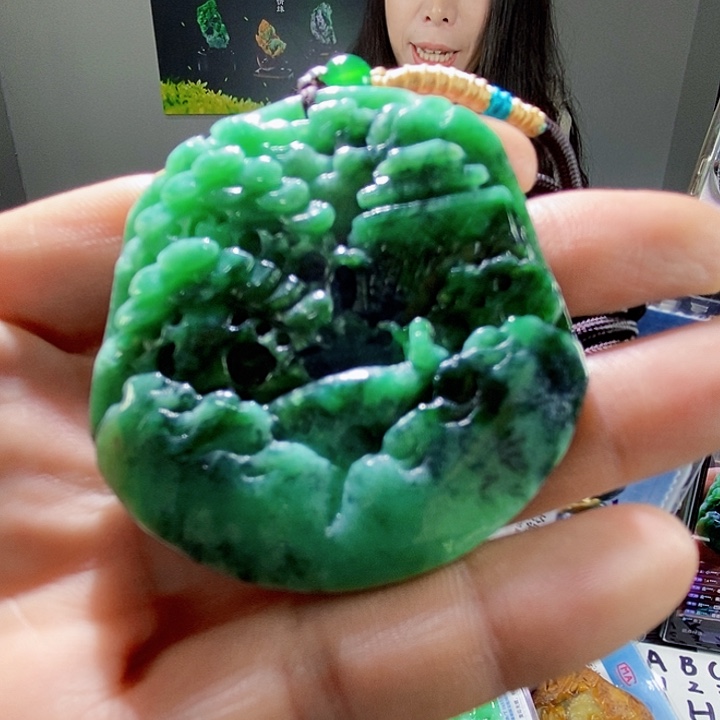 颈饰未镶嵌翡翠一