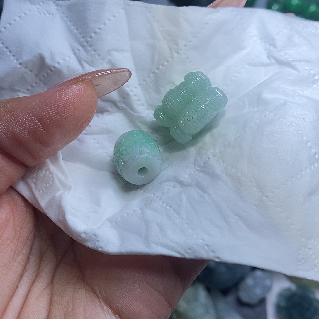 小***️定制翡翠未镶嵌翡翠