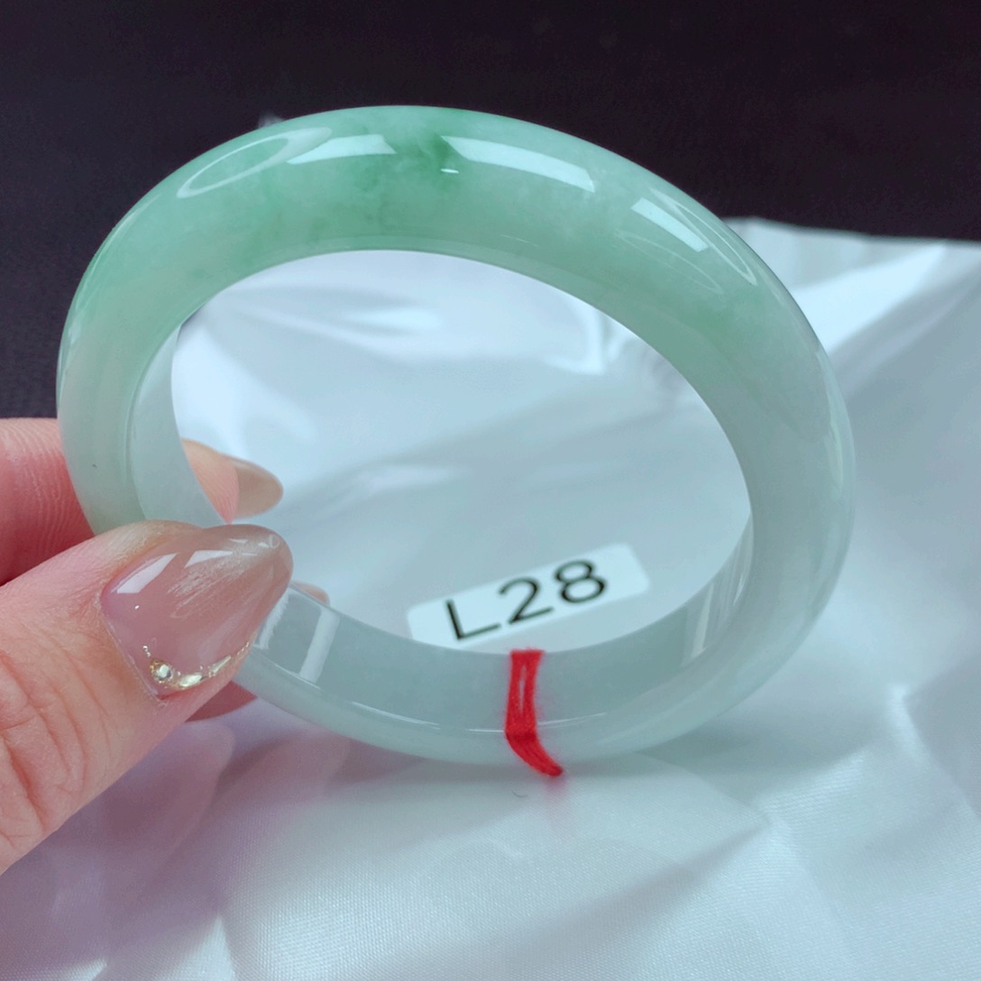 翡翠手镯未镶嵌手镯88