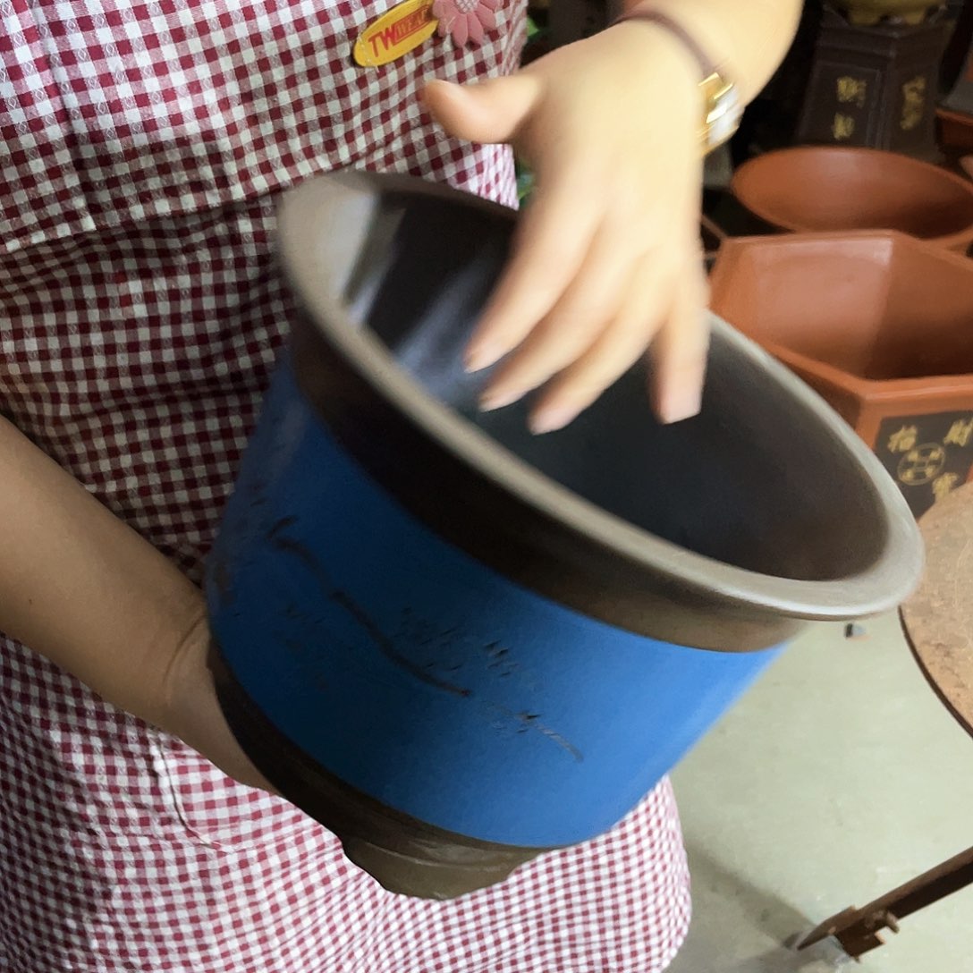 宜兴紫砂蓝刻绘金钟大