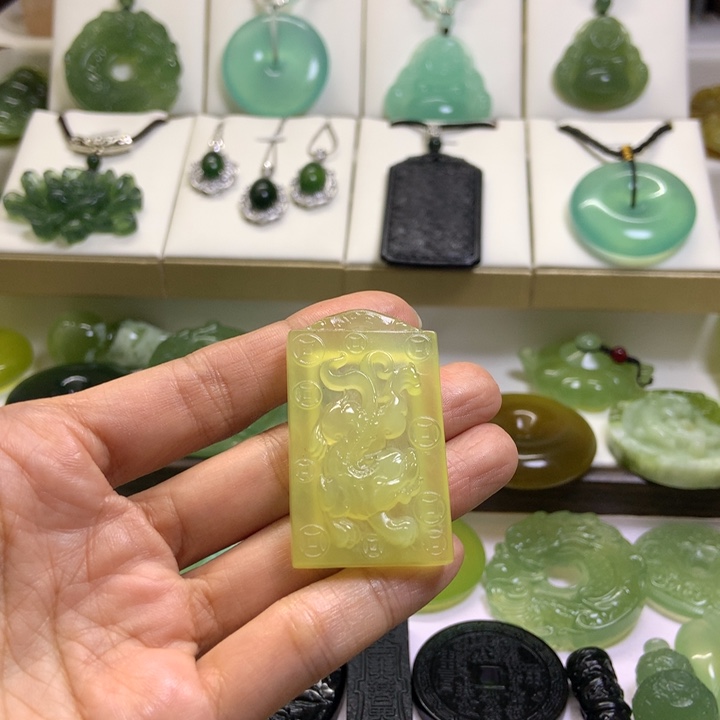 【闪购商品】未镶嵌蛇纹石玉颈饰