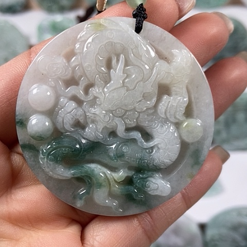翡翠颈饰未镶嵌龙行天下福利