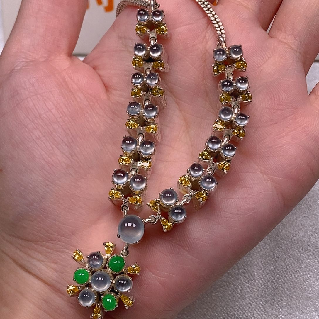 翡翠颈饰未镶嵌蛋面白冰