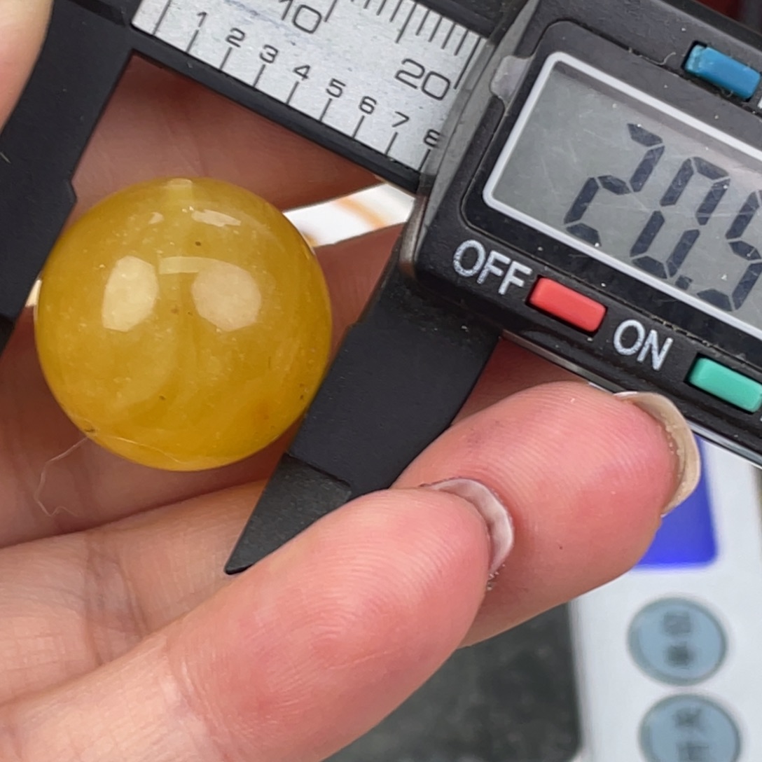 蜜蜡未镶嵌裸石微瑕192