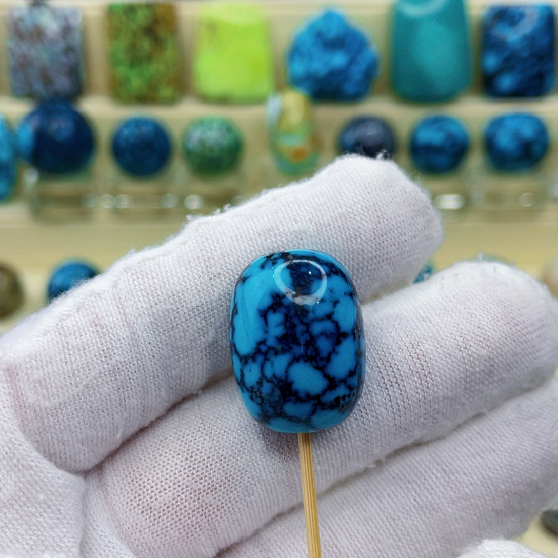 未镶嵌绿松石颈饰