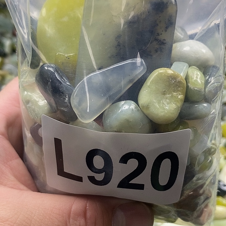 岫玉鱼缸石未镶嵌